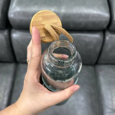 BÌNH THỦY TINH BỌC SILICON NẮP TRE - QUÀ TẶNG THIẾT THỰC GIÁ RẺ