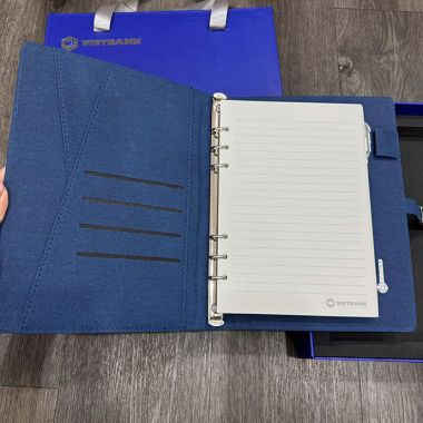 BỘ QUÀ TẶNG DOANH NGHIỆP CAO CẤP - SỔ SẠC ĐA NĂNG IN LOGO THEO YÊU CẦU