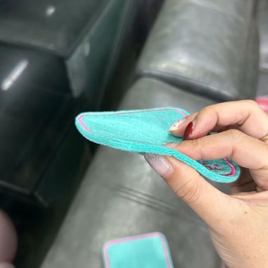 LÓT LY VẢI NỈ THÊU LOGO CAO CẤP – GIẢI PHÁP QUÀ TẶNG DOANH NGHIỆP ẤN TƯỢNG