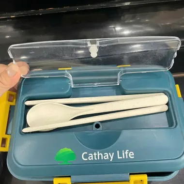 HỘP CƠM CHIA NGĂN IN LOGO – GIẢI PHÁP TIỆN LỢI CHO DÂN VĂN PHÒNG