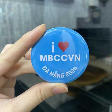 HUY HIỆU NHỰA IN LOGO - HUY HIỆU IN LOGO THEO YÊU CẦU