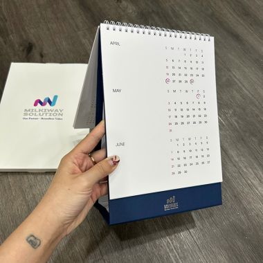 LỊCH ĐỂ BÀN IN LOGO THEO YÊU CẦU – QUÀ TẶNG DOANH NGHIỆP HIỆU QUẢ SUỐT 365 NGÀY