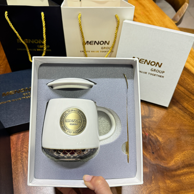BỘ QUÀ TẶNG LY SỨ KHẮC LOGO MENON GROUP - SẢN XUẤT THEO YÊU CẦU GIÁ RẺ