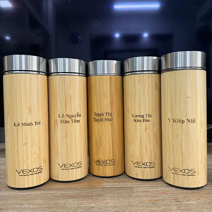 BÌNH GIỮ NHIỆT VỎ TRE KHẮC LOGO THEO YÊU CẦU