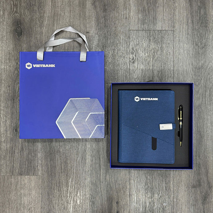 BỘ QUÀ TẶNG DOANH NGHIỆP CAO CẤP - SỔ SẠC ĐA NĂNG IN LOGO THEO YÊU CẦU