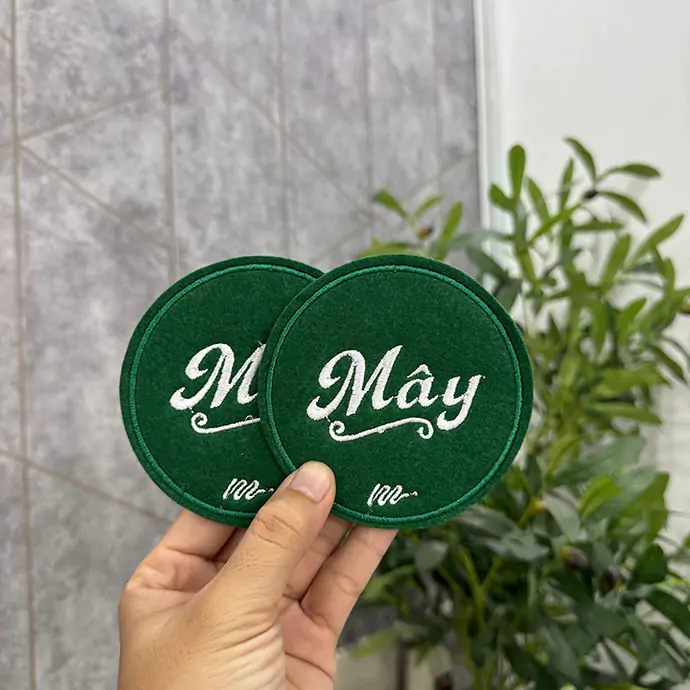 LÓT LY VẢI NỈ THÊU LOGO THEO YÊU CẦU – LÓT LY QUÀ TẶNG DOANH NGHIỆP CAO CẤP