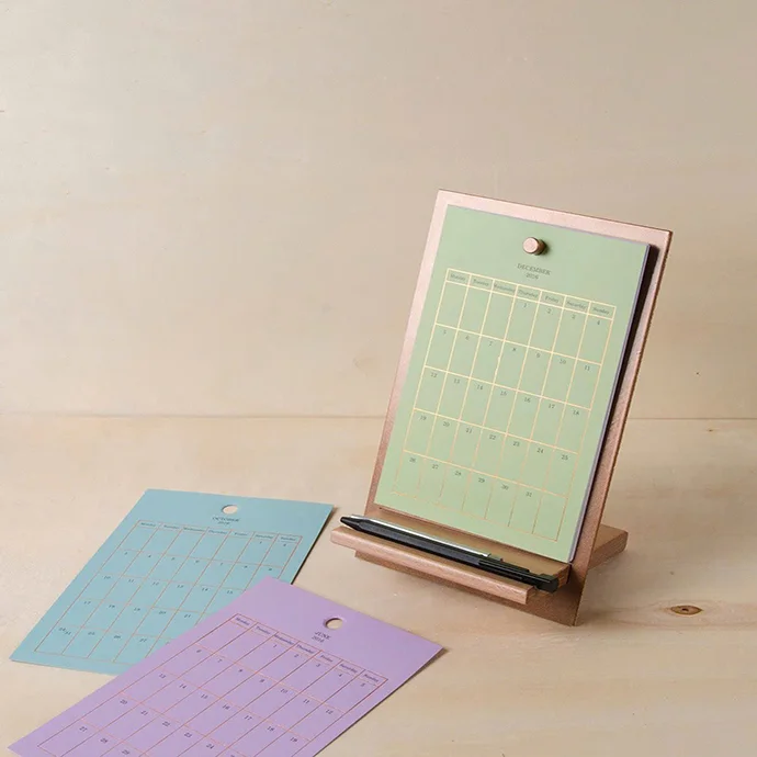 LỊCH ĐỂ BÀN GỖ KẸP GIẤY - TỐI GIẢN, SANG TRỌNG, TRANG TRÍ BÀN LÀM VIỆC