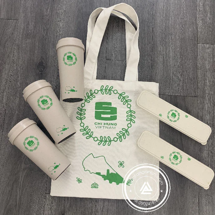 BỘ QUÀ TẶNG TÚI VẢI VÀ BÌNH LÚA MẠCH KÈM HỘP MUỖNG ĐŨA IN LOGO THEO YÊU CẦU