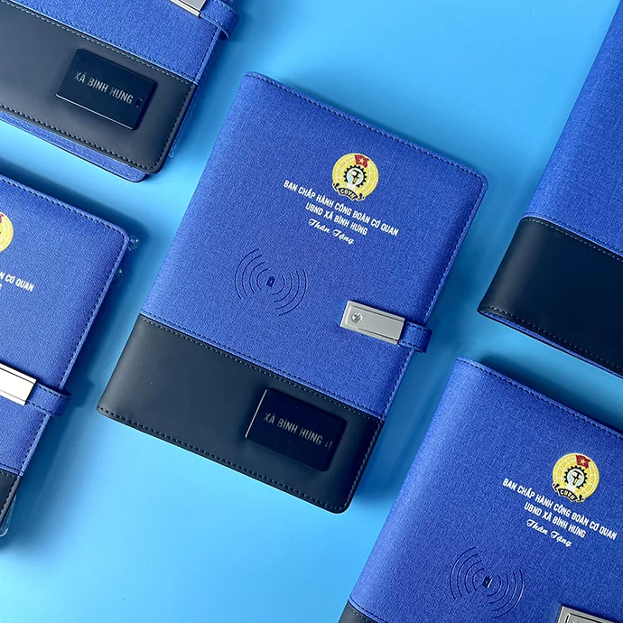 SỔ TA ĐA NĂNG IN LOGO - TÍCH HỢP SẠC KHÔNG DÂY VÀ USB