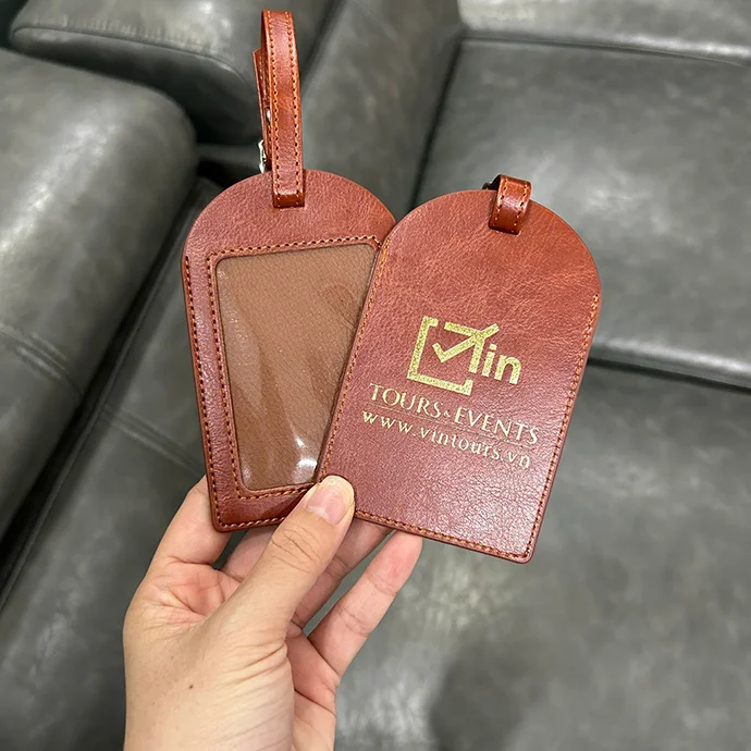 THẺ TREO HÀNH LÝ DU LỊCH IN LOGO – QUÀ TẶNG DOANH NGHIỆP SANG TRỌNG VÀ THIẾT THỰC