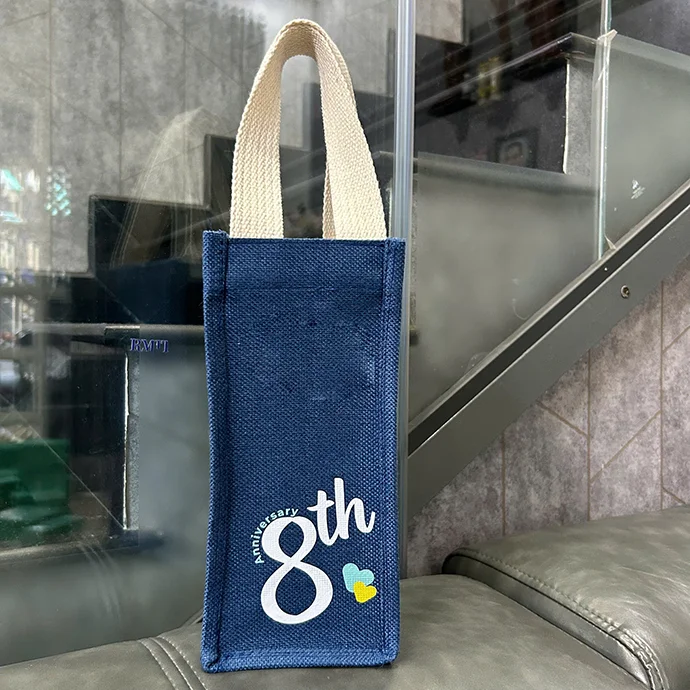 TÚI ĐỰNG BÌNH NƯỚC VẢI BỐ IN LOGO - QUÀ TẶNG DOANH NGHIỆP Ý NGHĨA