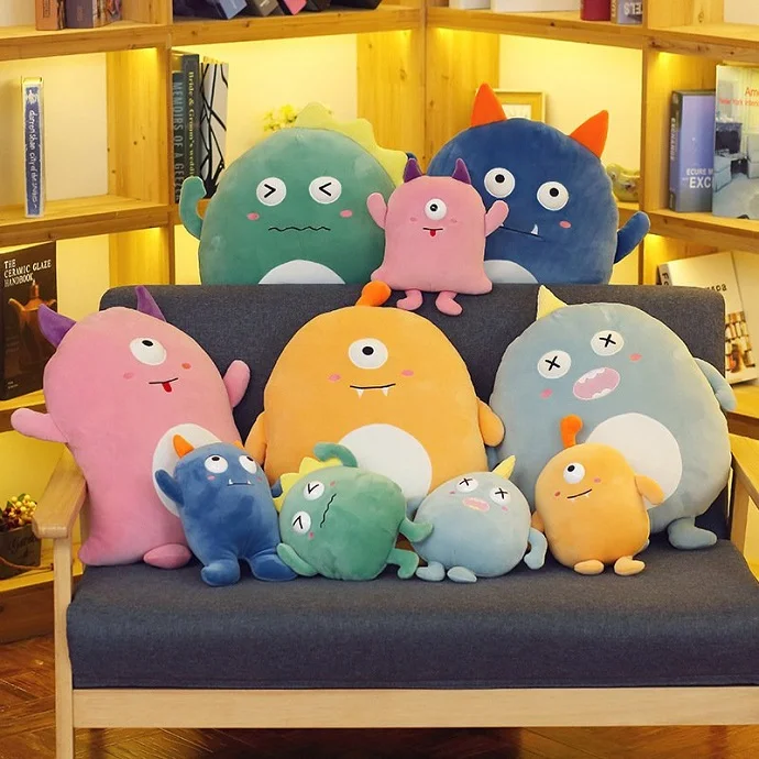 GỐI TỰA LƯNG HÌNH THÚ DỄ THƯƠNG THÊU LOGO THEO YÊU CẦU