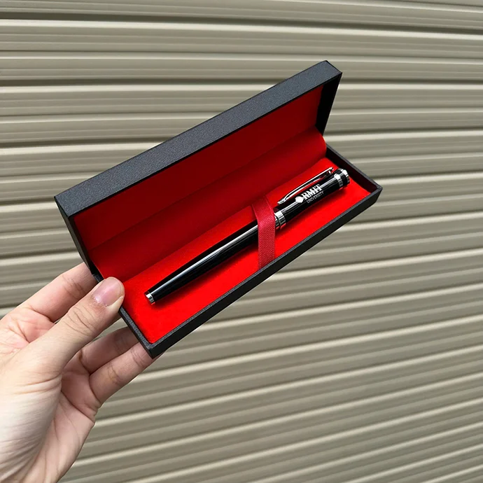 BÚT KIM LOẠI KÈM HỘP SANG TRỌNG IN LOGO RMIT